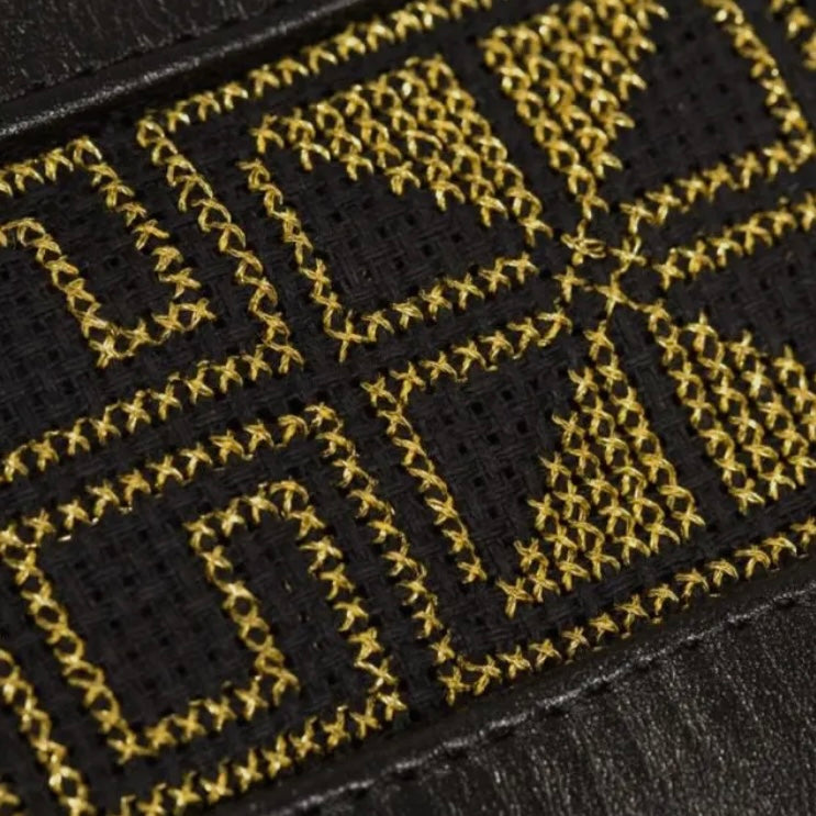 Tatreez Clutch (Hand-Embroidered)